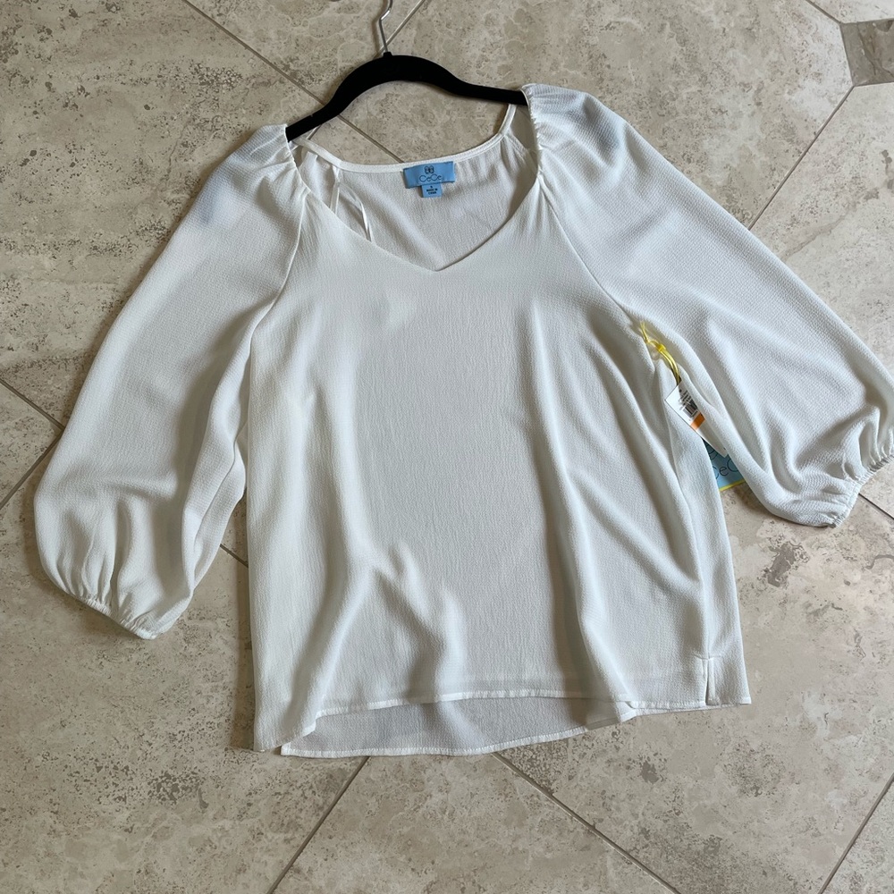 CeCe Off White V-Neck Puff Sleeve Blouse